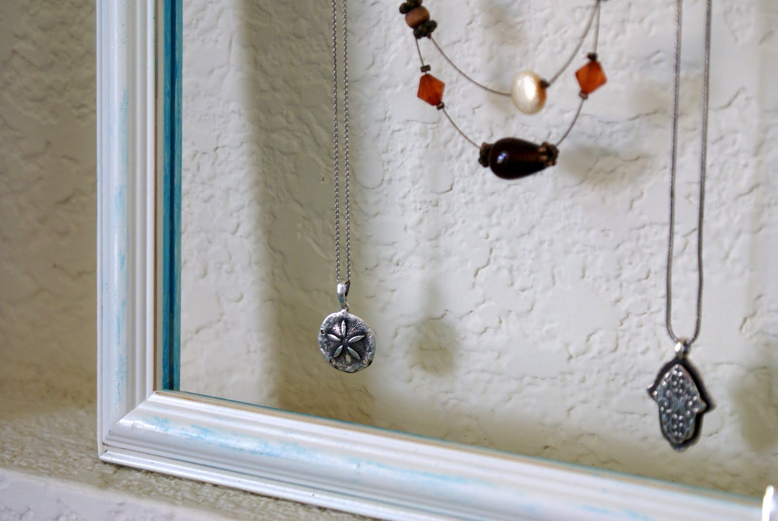 *Husband & Wife* Frame Jewelry Display