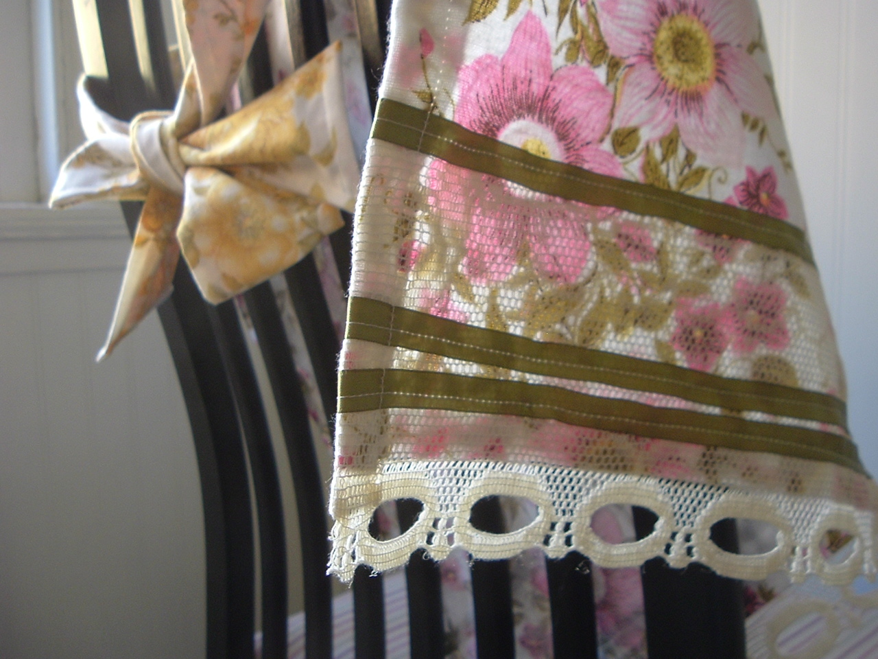 [Toni's+Apron+4.JPG]