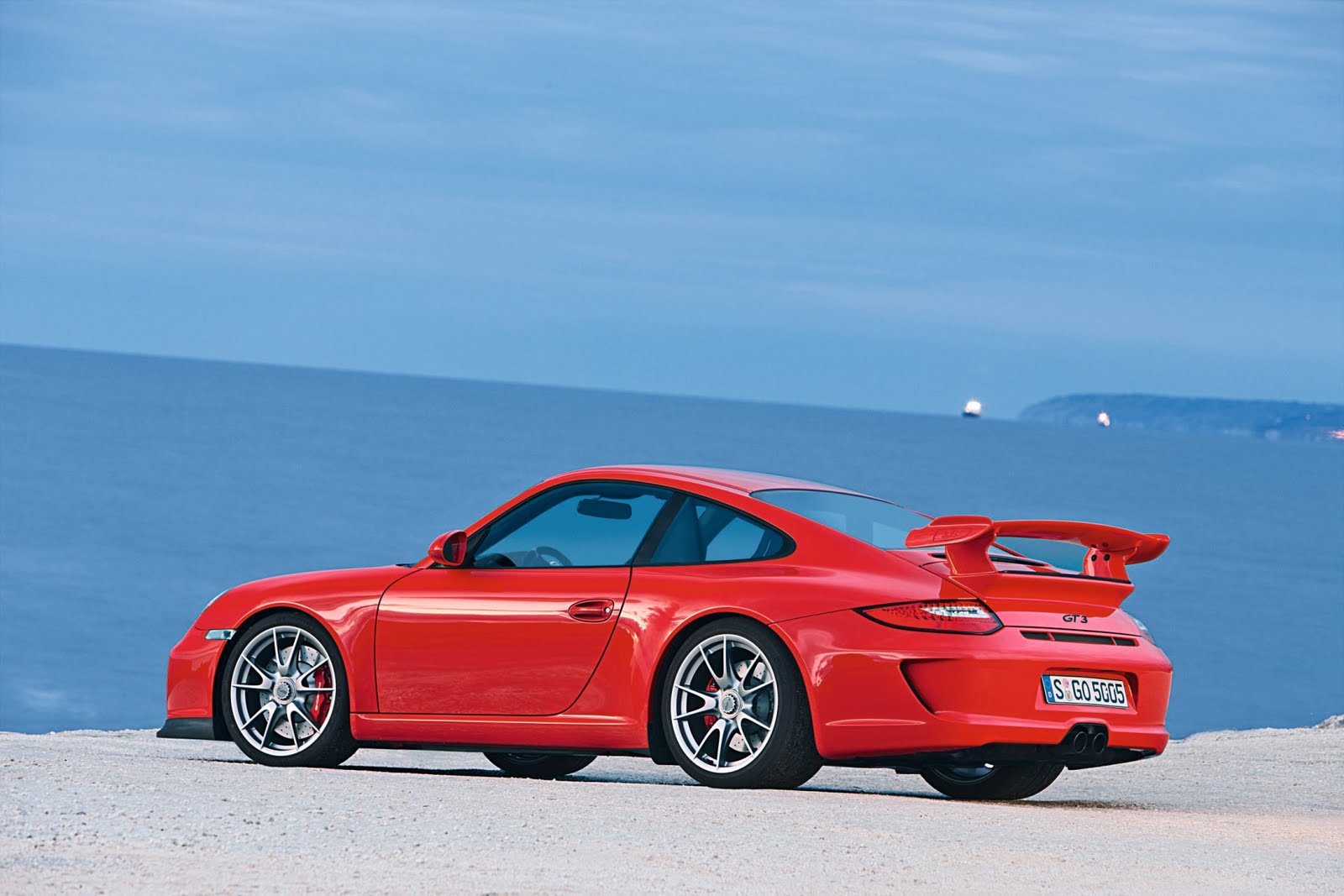 [porsche-911-gt3-2010-rear-.jpg]