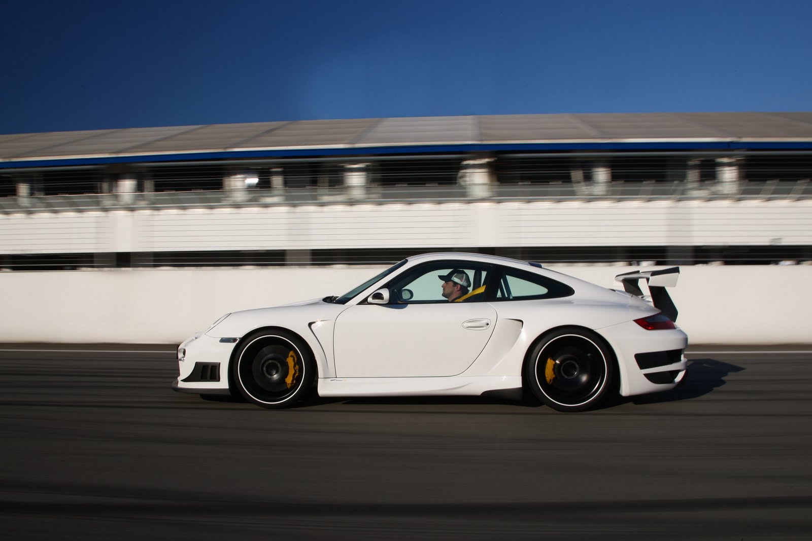 [techart-gtstreet-rs-hr-04.jpg]
