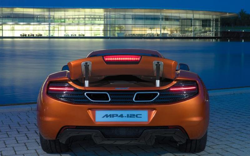 [2011-mclaren-mp4-12c-rear-view_w800.jpg]