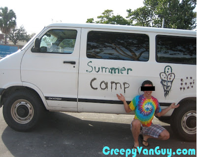 [Bild: Summer-Camp-creepy-van.jpg]