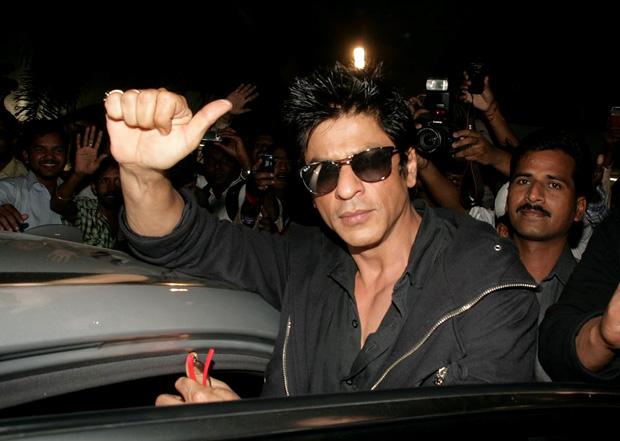 SRK in Mumbai airport Indian-film-actor-Shah-Rukh-Khan-Bollywood-movie-hero-Hindi-filmstar-SRK