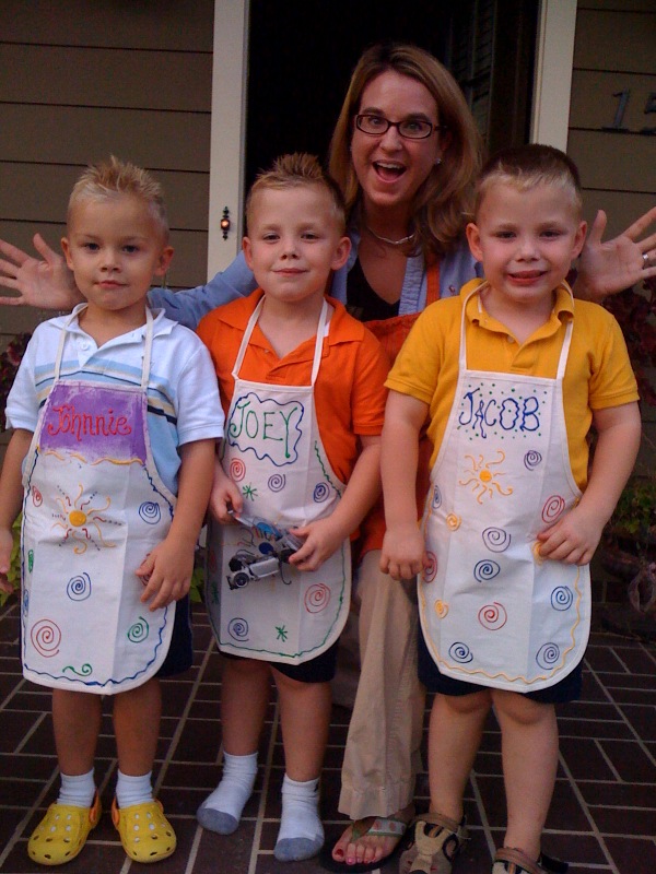 [Hume+boys+with+their+aprons.jpg]
