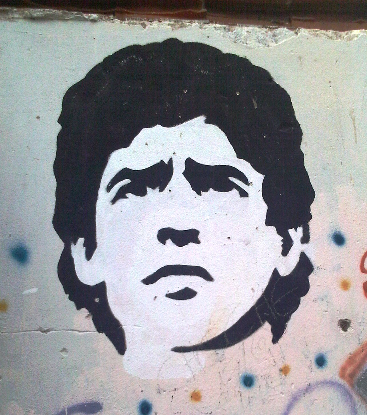 Como deberia ser la bandera argentina de Paz y de guerra? - Página 2 Maradona+stencil.jpg