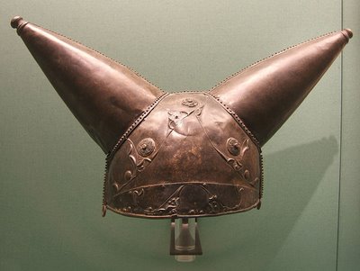 795px-Celtic_Horned_Helmet_I-IIBC_British-Museum.jpg