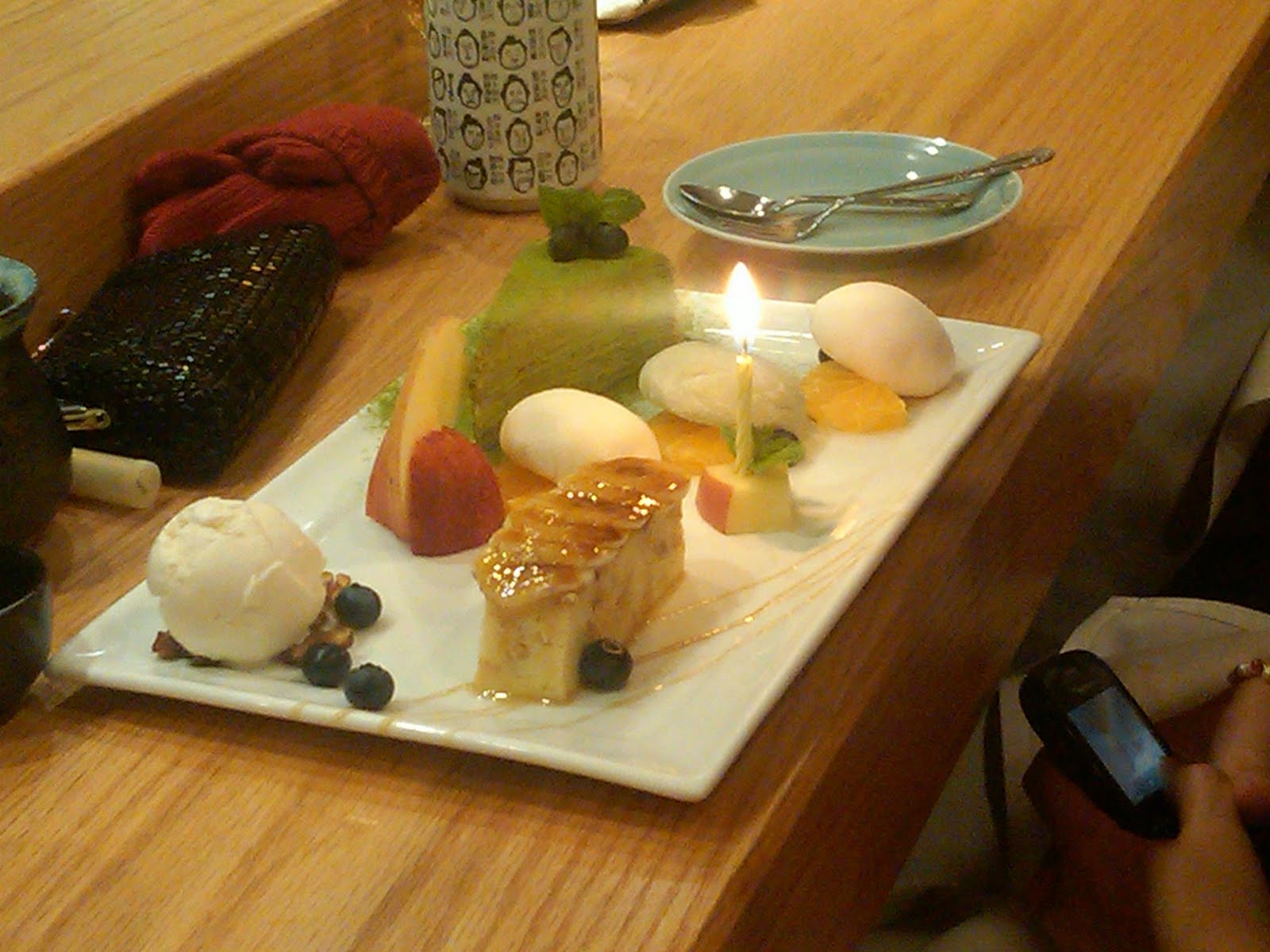 http://4.bp.blogspot.com/_wdB1oooXk-c/TOmsVxp1pLI/AAAAAAAAAng/gUXb3Kq3Gx8/s1600/Sushi%252Bof%252BGari%252Bbirthday%252Bdessert.jpg