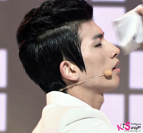 UkissmeKevinwoo.blog.grace: [SCREENCAPS + GIFS] 101024 – Kiseop @ Inkigayo