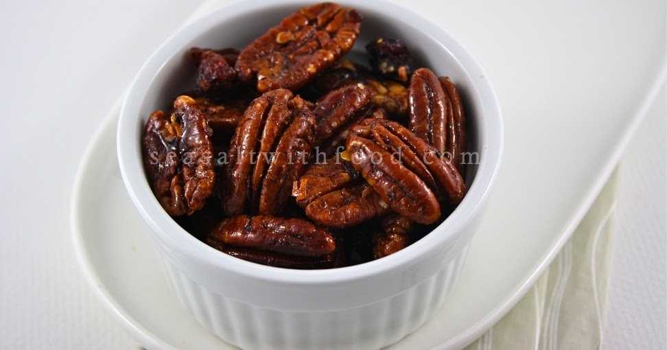 Roasted Pecans With Maple Syrup