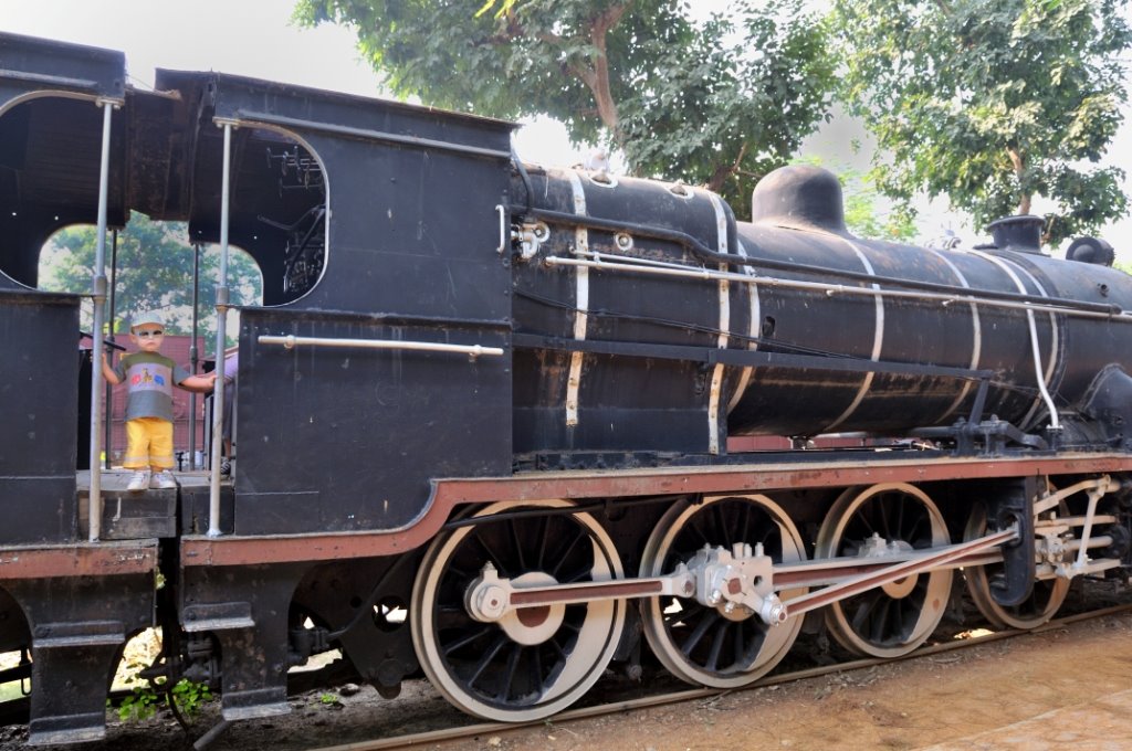 [2008.10.30_Petit+cheminot.jpg]