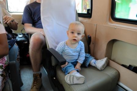 [2008.12.27_Maxime+in+the+bus.jpg]