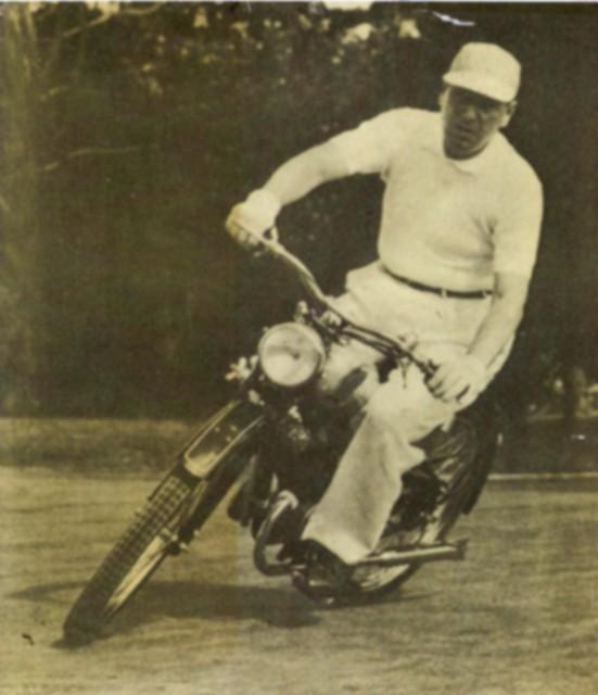 Perón era motoquero (y te lo muestro)+yapa Perón era motoquero (y te lo muestro)+yapa