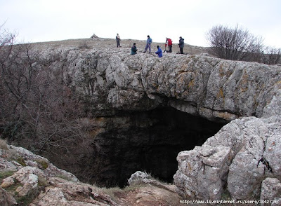 Пещера Бузлук, Караби Пещера Бузлук, Караби