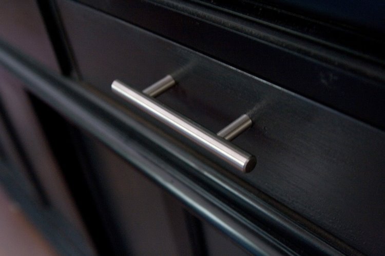 [New+Drawer+Pulls+China+Hutch.jpg]