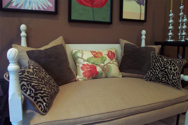 [bench%20pillows%20(Small).jpg]