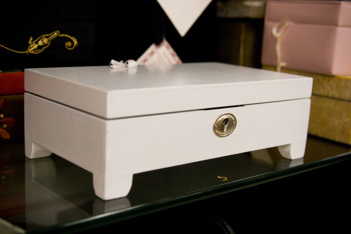 [Jewelry-Box-Closed.jpg]