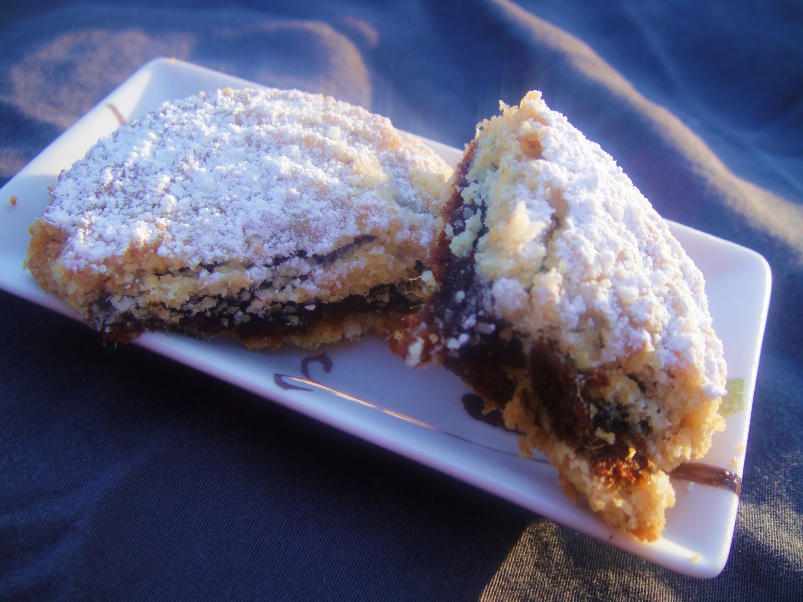vixens in the kitchen maamoul (traditional lebanese datefilled cookies)