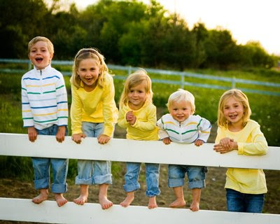 kids-on-fence.jpg