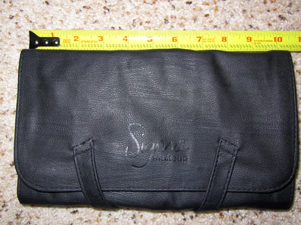  some Sigma reviews that my brush roll has the Sigma Makeup logo in front 