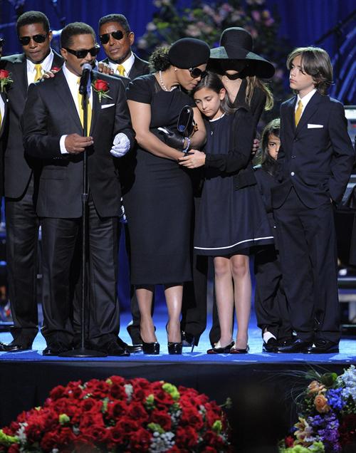celebrities funeral outfits