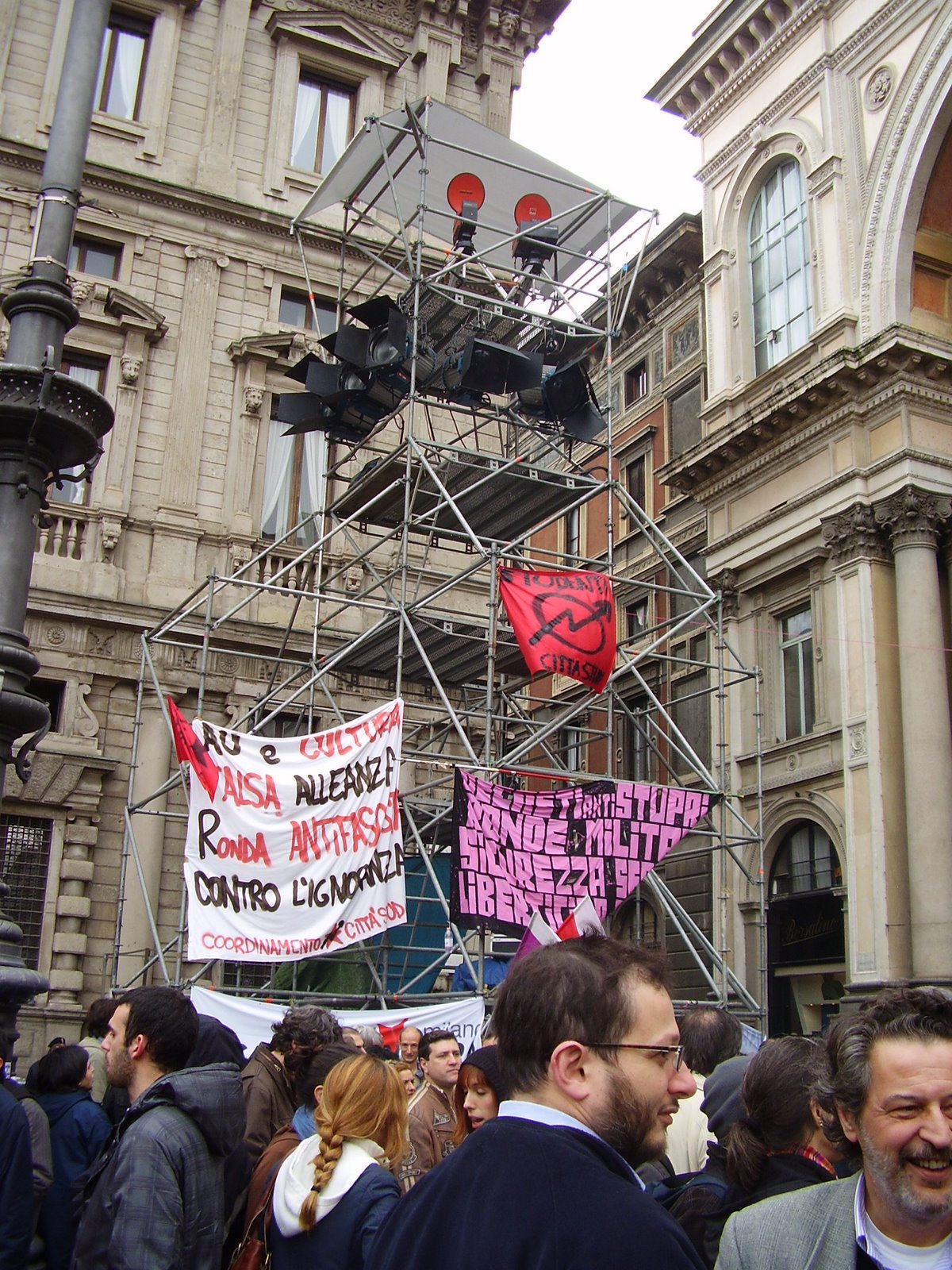[milano,+5+aprile+2009+(8).JPG]