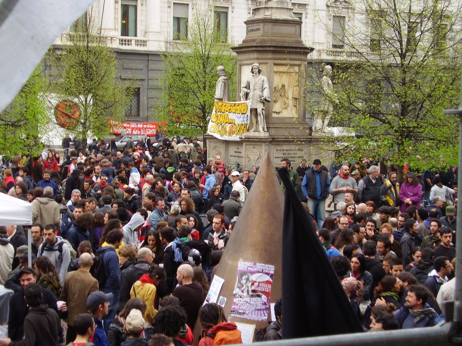[milano,+5+aprile+2009+(20).JPG]