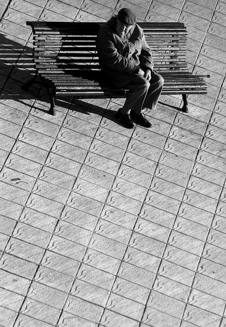 abuelitos al sol.