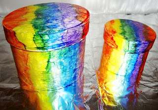  caixas com pintura  marmorizada – cores arco-iris