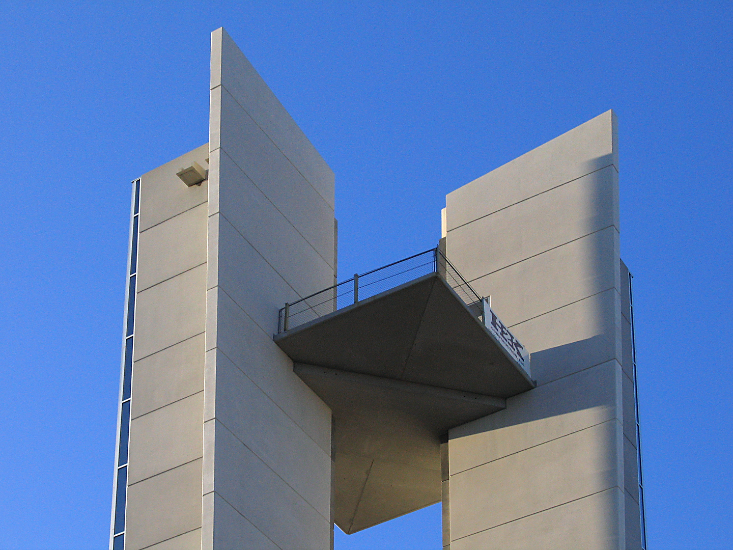 [lewis+&+clark+tower+03.jpg]
