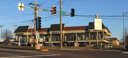 [02+creston+center+crestwood.jpg]