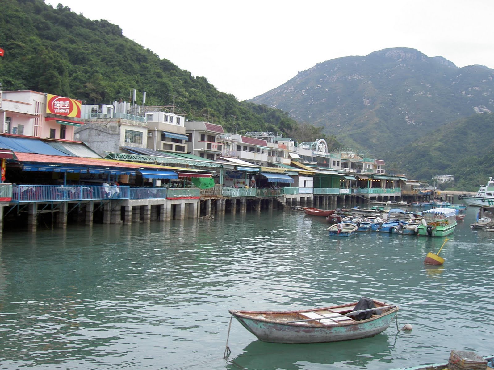 ADAWAK Boat ride to Lamma Island