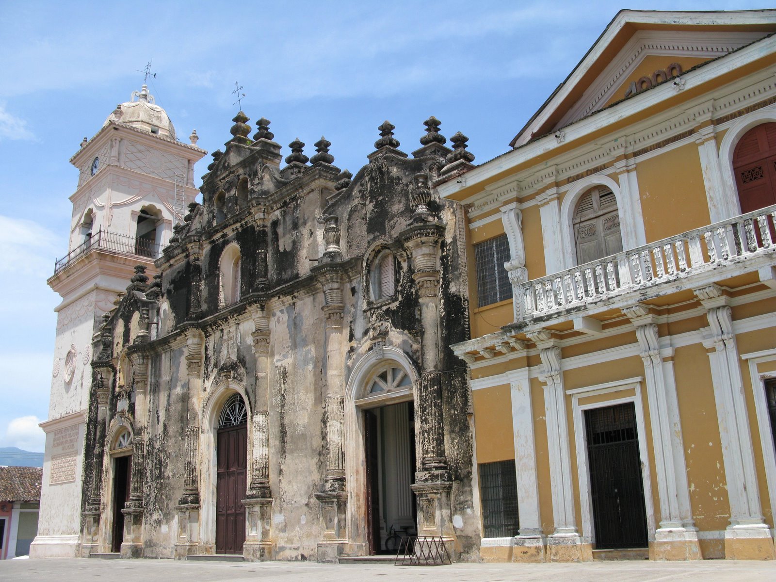 [Granada+churches.jpg]