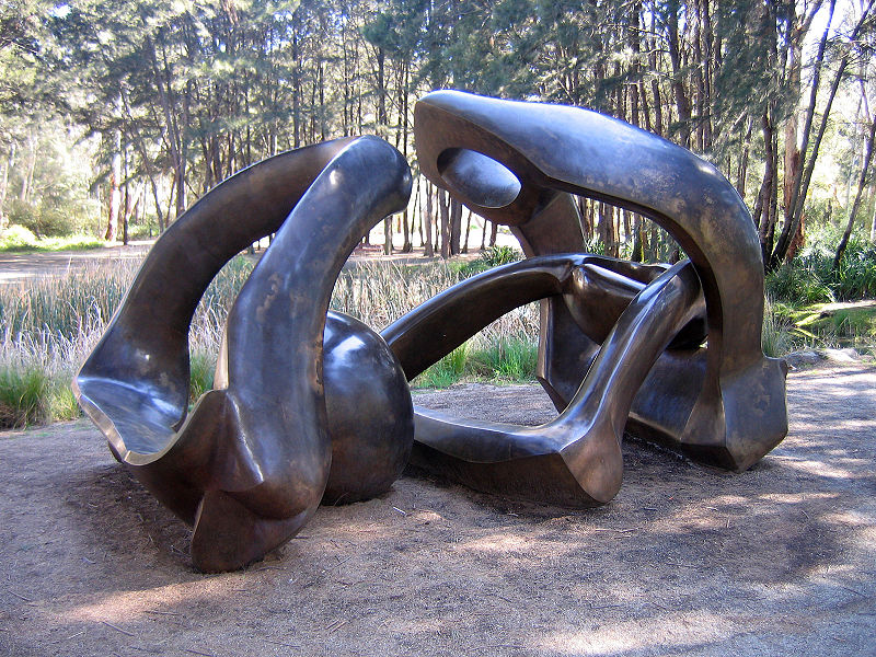 800px-Hill_Arches_-_Henry_Moore.jpg