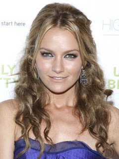 Becki Newton Image