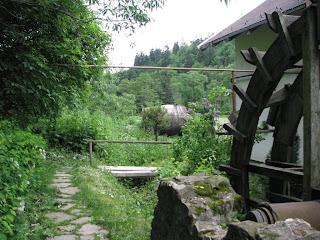 Casa langa malul de riu