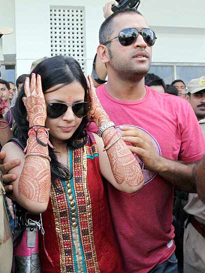 Dhoni With Wife