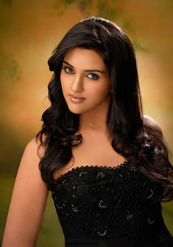 South indian actress Ragini Shetty Latest Stills  U sexy stills