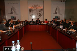 Zelaya con embajadores en México