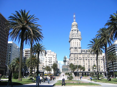 Plaza Independencia Palacio Salvo