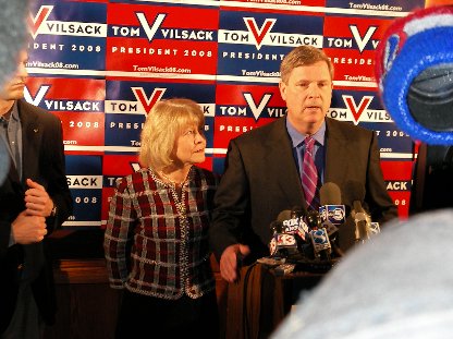 [Tom_Vilsack_and_wife_Christie.jpg]