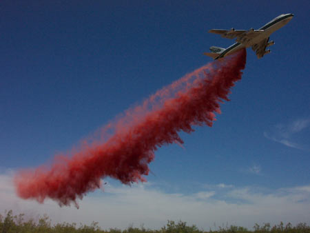 [747_retardant_drop.jpg]