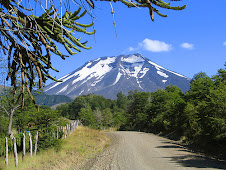 Volcán Lonquimay o Mocho (2.865 m.n.n.m)