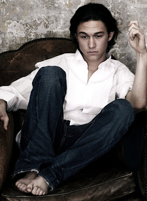 Male Beauty Exposed: Joseph Gordon Levitt Barefoot Male Beauty Exposed: Joseph Gordon Levitt Barefoot