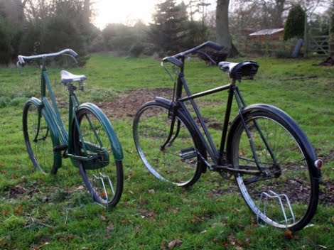 [irish+frames,+his+&+hers]