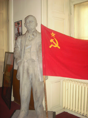 Soviet flag and statue 