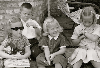 Siblings--Beth, Dan, Susan, Laurie