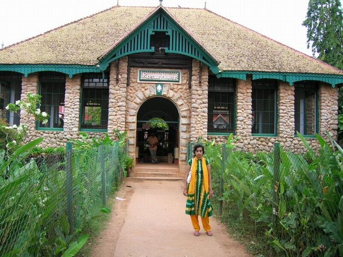 THEN AND NOW 19TH CENTURY GATE TO ZOO/MUSEUM TRIVANDRUM