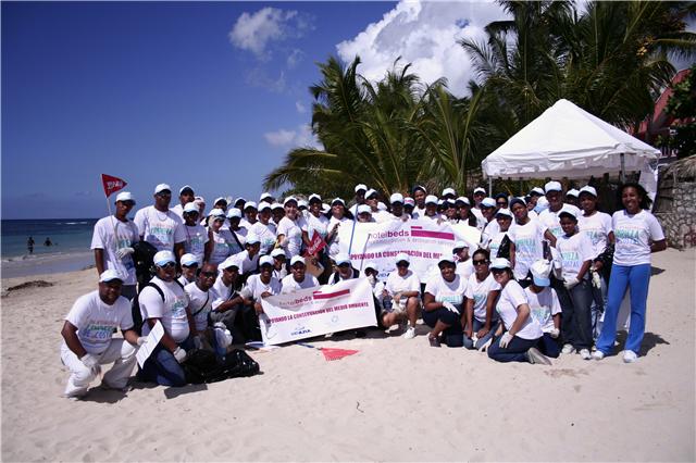 [LIMPIEZA+PLAYA+Viajes+Hotelbeds.jpg]