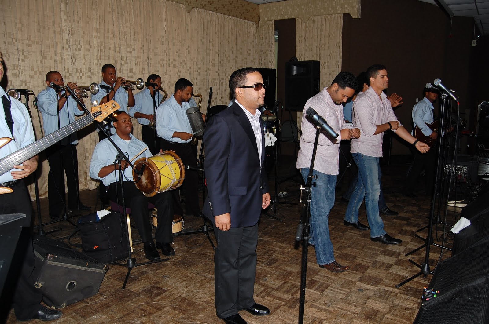 [HECTOR+ACOSTA+..+ELTORITO.JPG]