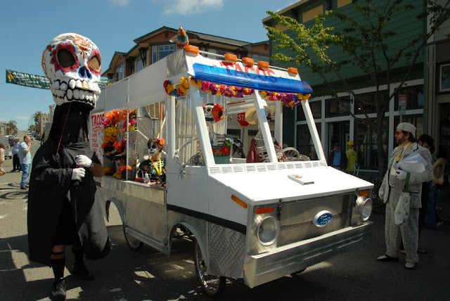 Dias de los Muertos Taco Truck - Kinetic Sculpture Race